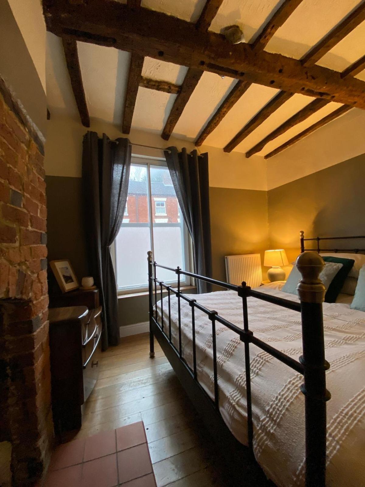 Old Country Ashbourne (Derbyshire)